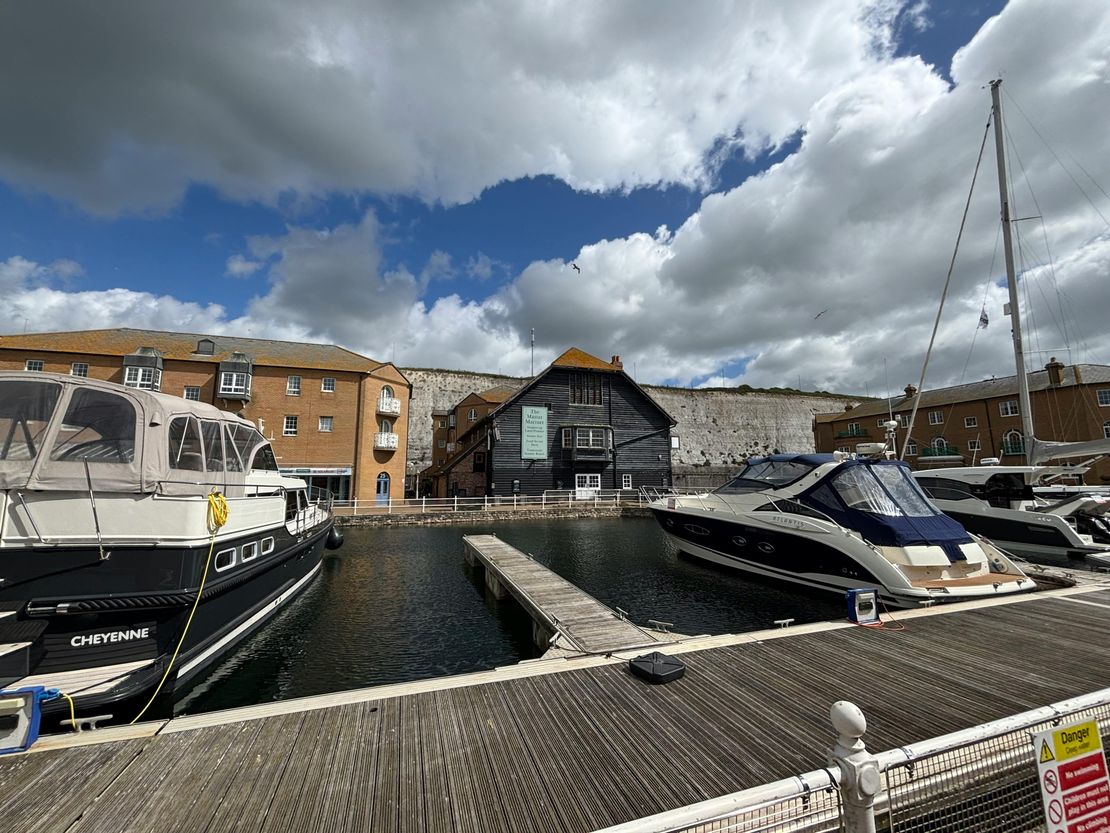 Master Marina Public House, 24 Waterfront, Brighton Marina Village, Brighton, BN2 5WA