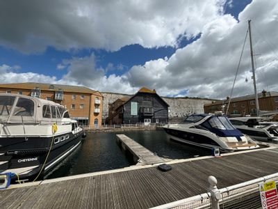 Property Image for Master Marina Public House, 24 Waterfront, Brighton Marina Village, Brighton, BN2 5WA