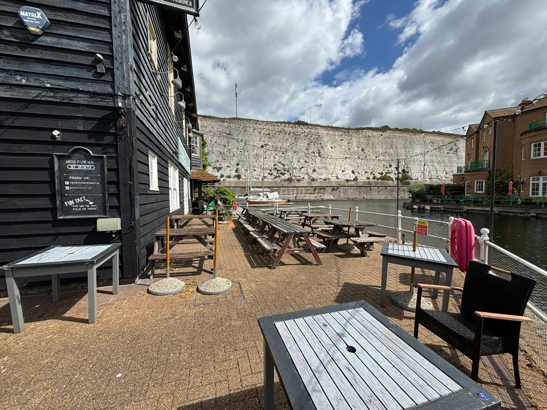 Master Marina Public House, 24 Waterfront, Brighton Marina Village, Brighton, BN2 5WA