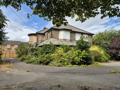 Property Image for Heath Lodge, 6 Pannal Ash Road, Harrogate, HG2 9AB