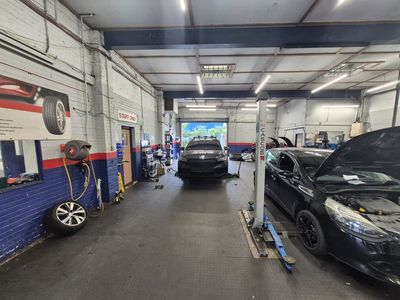 Property Image for Direct Tyres, Newbridge Lane, Stockport, SK1 2NX
