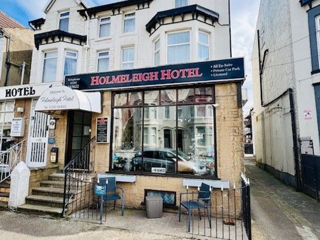 Holmleigh Hotel, 13 Withnell Road, Blackpool, FY4