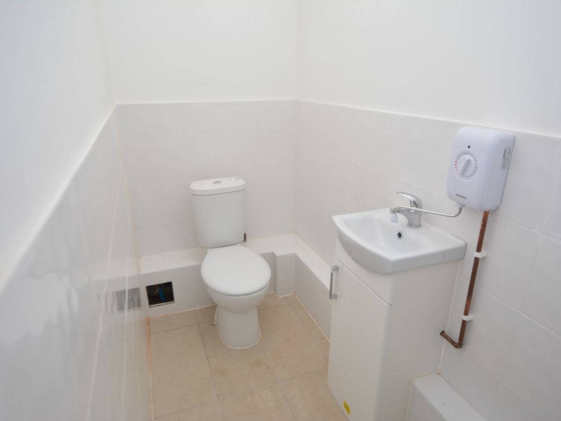 Freehold 29, Portfields Road, Newport Pagnell, Buckinghamshire, MK16 8BL