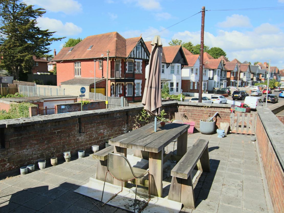 292 Wimborne Road, Winton, Bournemouth, BH9 2HN