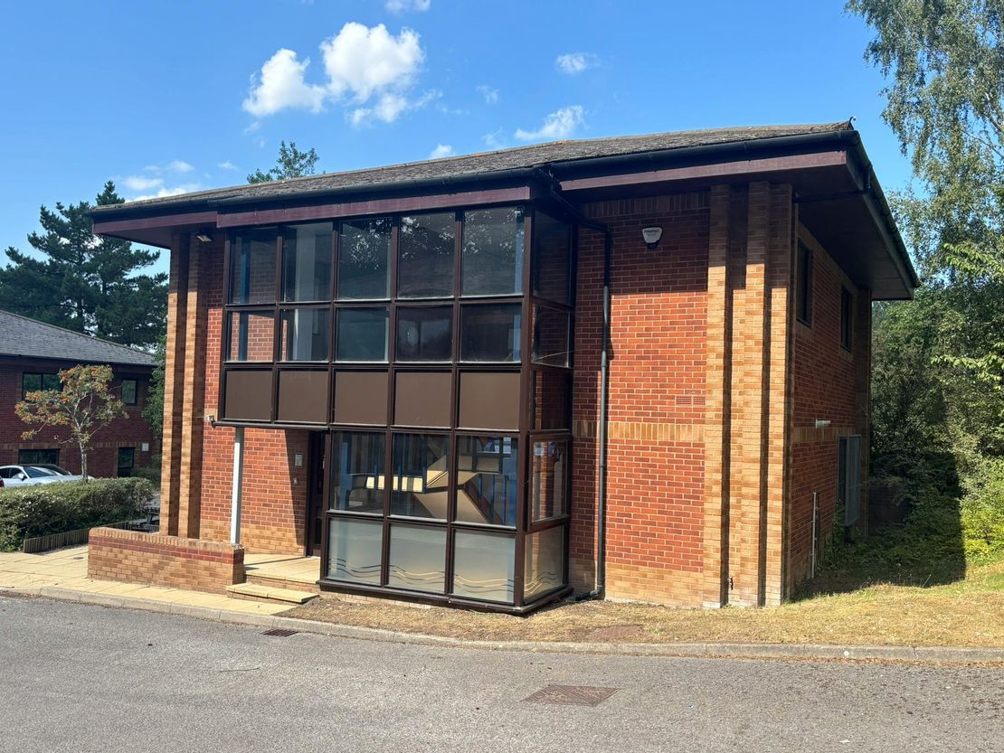 7 Acorn Business Park, Ling Road, Poole, BH12 4NZ