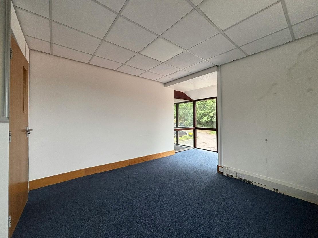 7 Acorn Business Park, Ling Road, Poole, BH12 4NZ