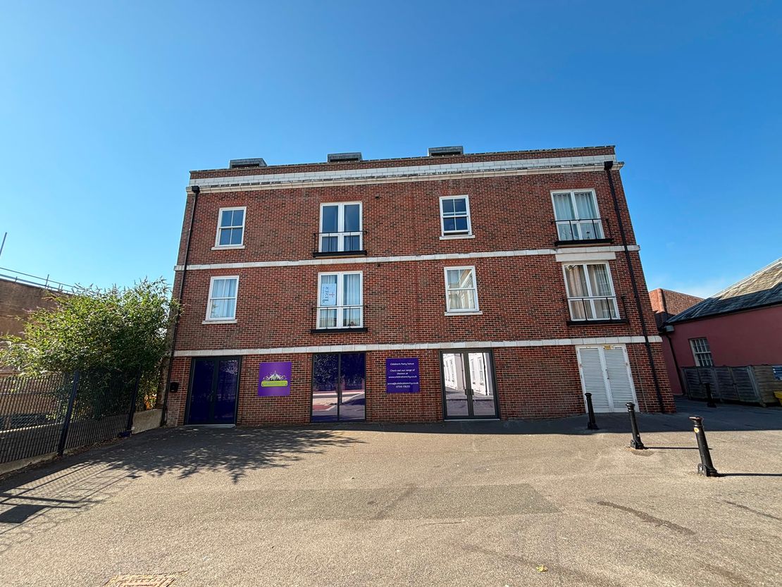 The Brewhouse, Cooperage Green, Weevil Lane, Gosport, Hampshire, PO12 1FN