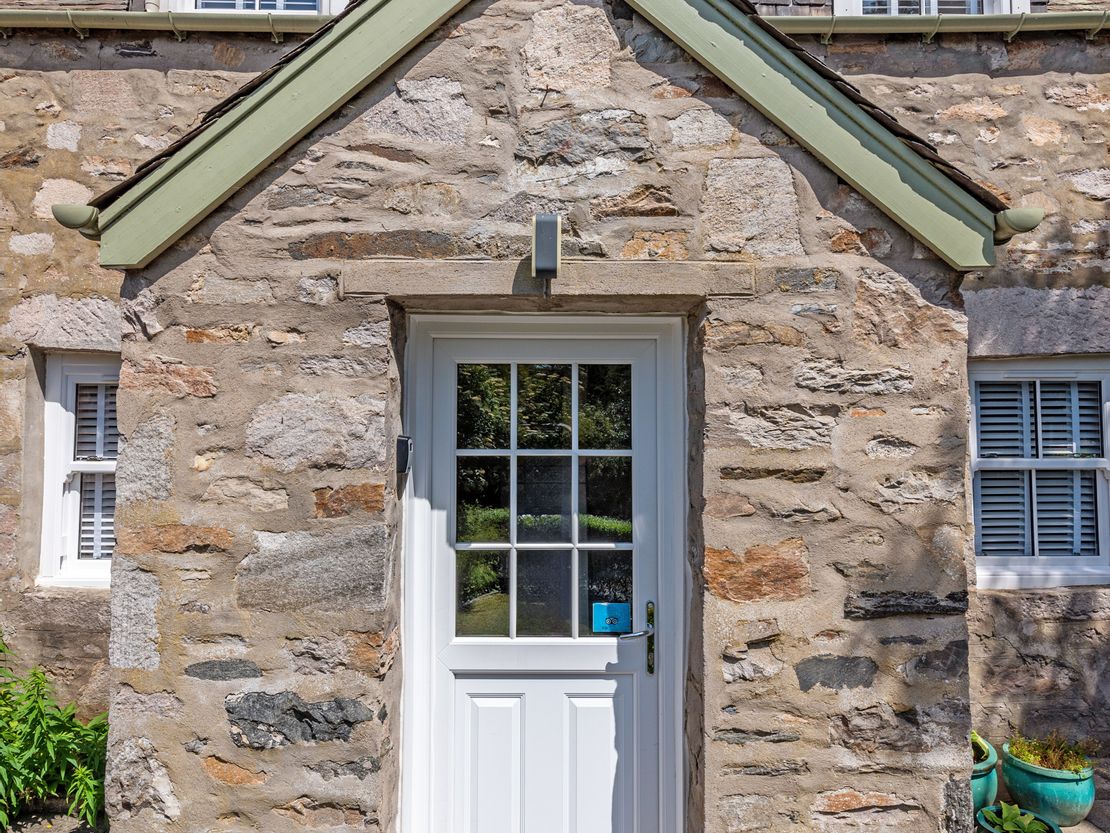 Craigroyston House & Lodge, 2, Lower Oakfield, Pitlochry, Perthshire, PH16 5HQ