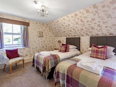 Property Image for Craigroyston House & Lodge, 2, Lower Oakfield, Pitlochry, Perthshire, PH16 5HQ