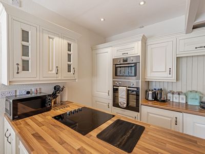 Property Image for Craigroyston House & Lodge, 2, Lower Oakfield, Pitlochry, Perthshire, PH16 5HQ