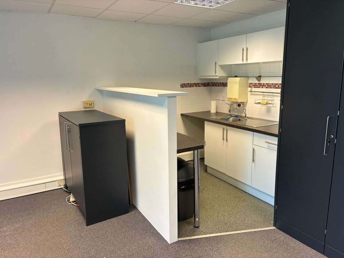 27 Shirwell Crescent, Furzton Lake, Milton Keynes, Buckinghamshire, MK4 1GA