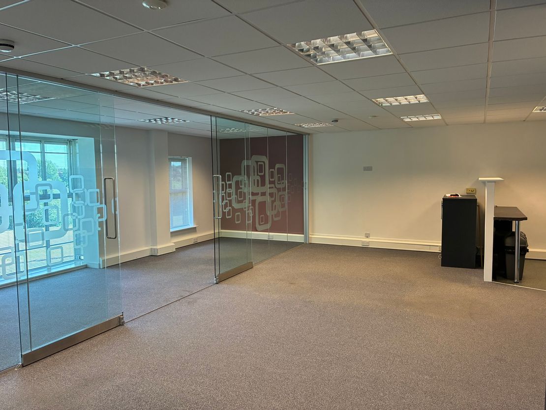 27 Shirwell Crescent, Furzton Lake, Milton Keynes, Buckinghamshire, MK4 1GA