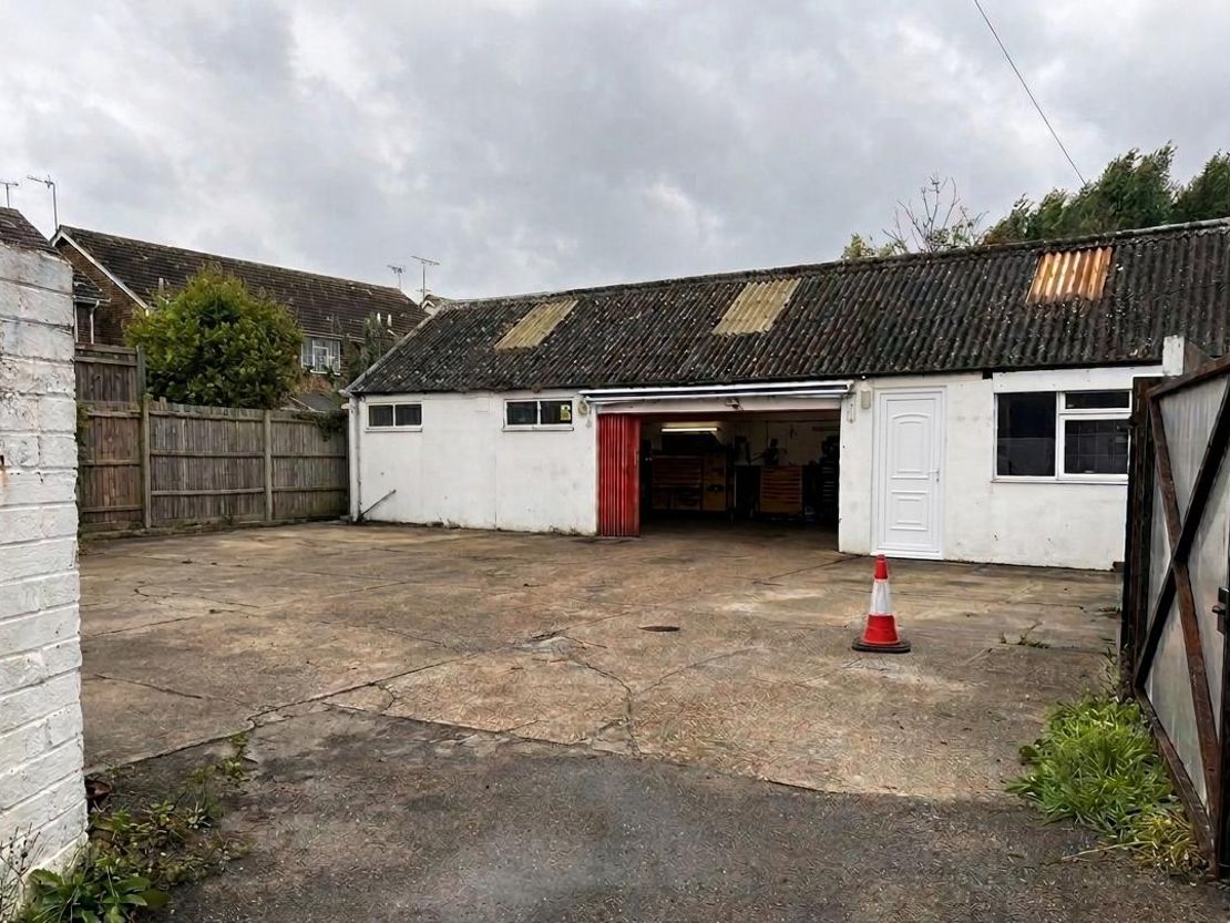 Unit 1a & 1b, Cecil Road, Lancing, West Sussex, BN15 8HN