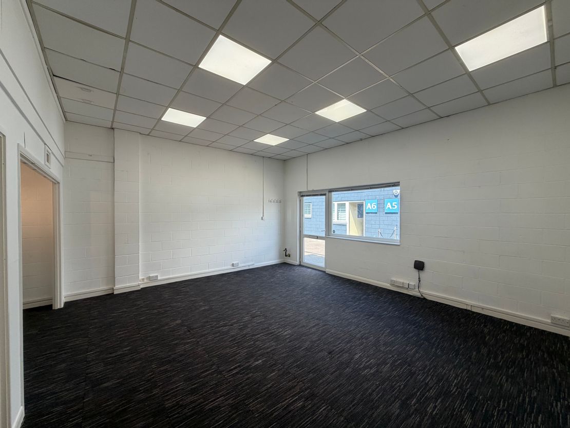 Unit B5, Smeed Dean Centre, Castle Road, Sittingbourne, Kent, ME10 3EW