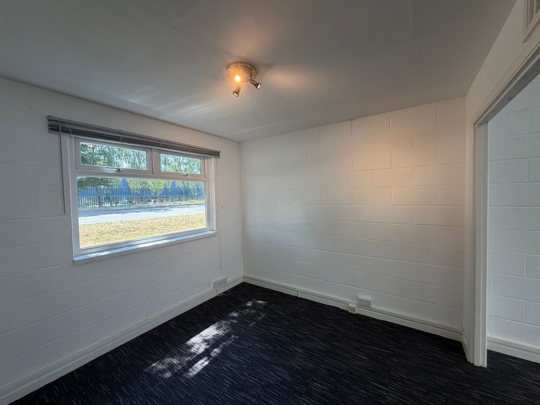 Unit B5, Smeed Dean Centre, Castle Road, Sittingbourne, Kent, ME10 3EW