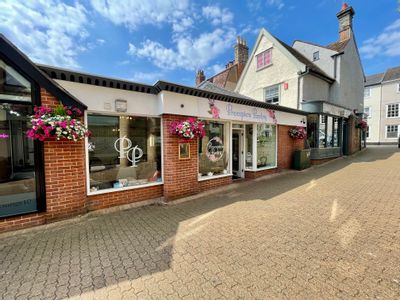 Property Image for 17 Langton Place, Hatter Street, Bury St. Edmunds, Suffolk, IP33 1NE