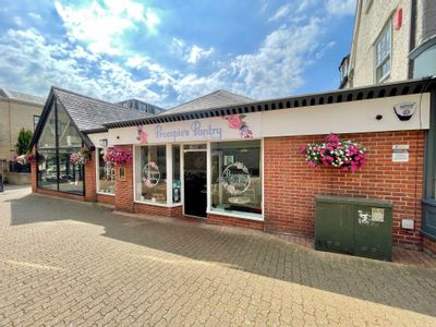 Property Image for 17 Langton Place, Hatter Street, Bury St. Edmunds, Suffolk, IP33 1NE