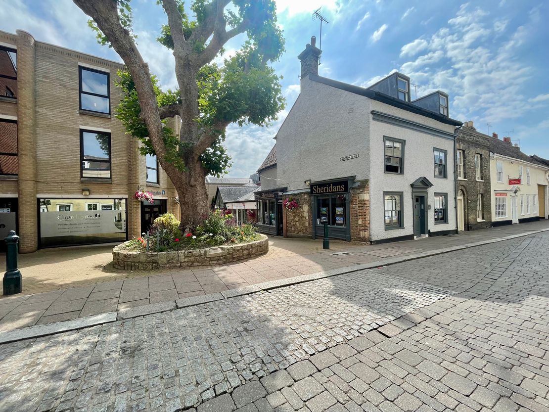 17 Langton Place, Hatter Street, Bury St. Edmunds, Suffolk, IP33 1NE
