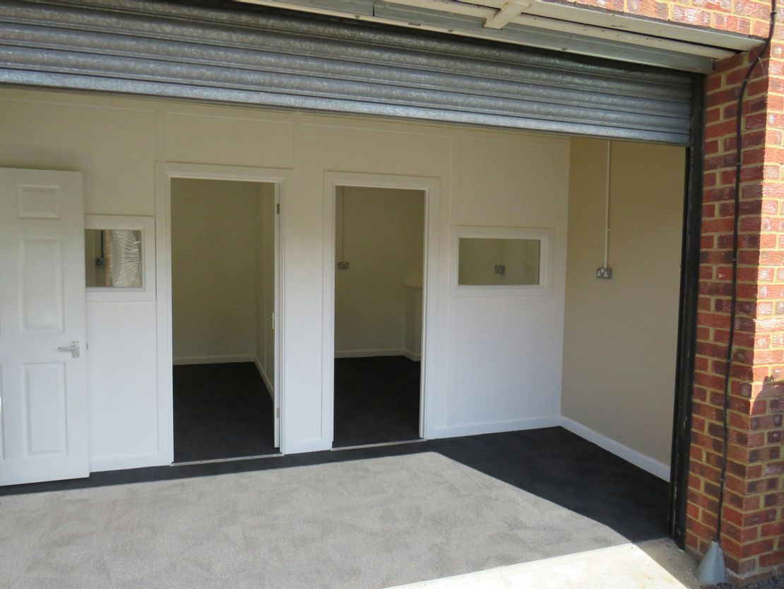 Unit R, Linsford Business Centre, Linsford Lane, Mytchett, Camberley, GU16 6DJ