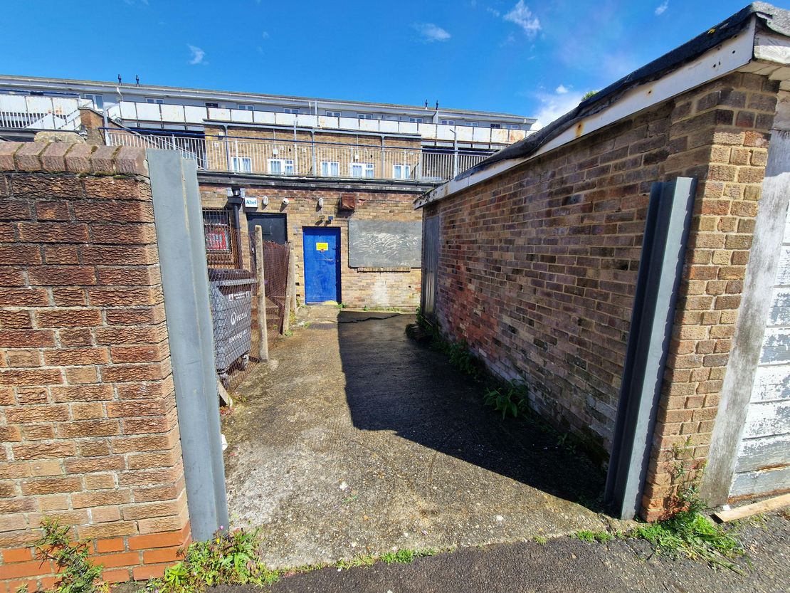 Unit 9, Greywell Shopping Centre, Leigh Park, Havant, PO9 5AH