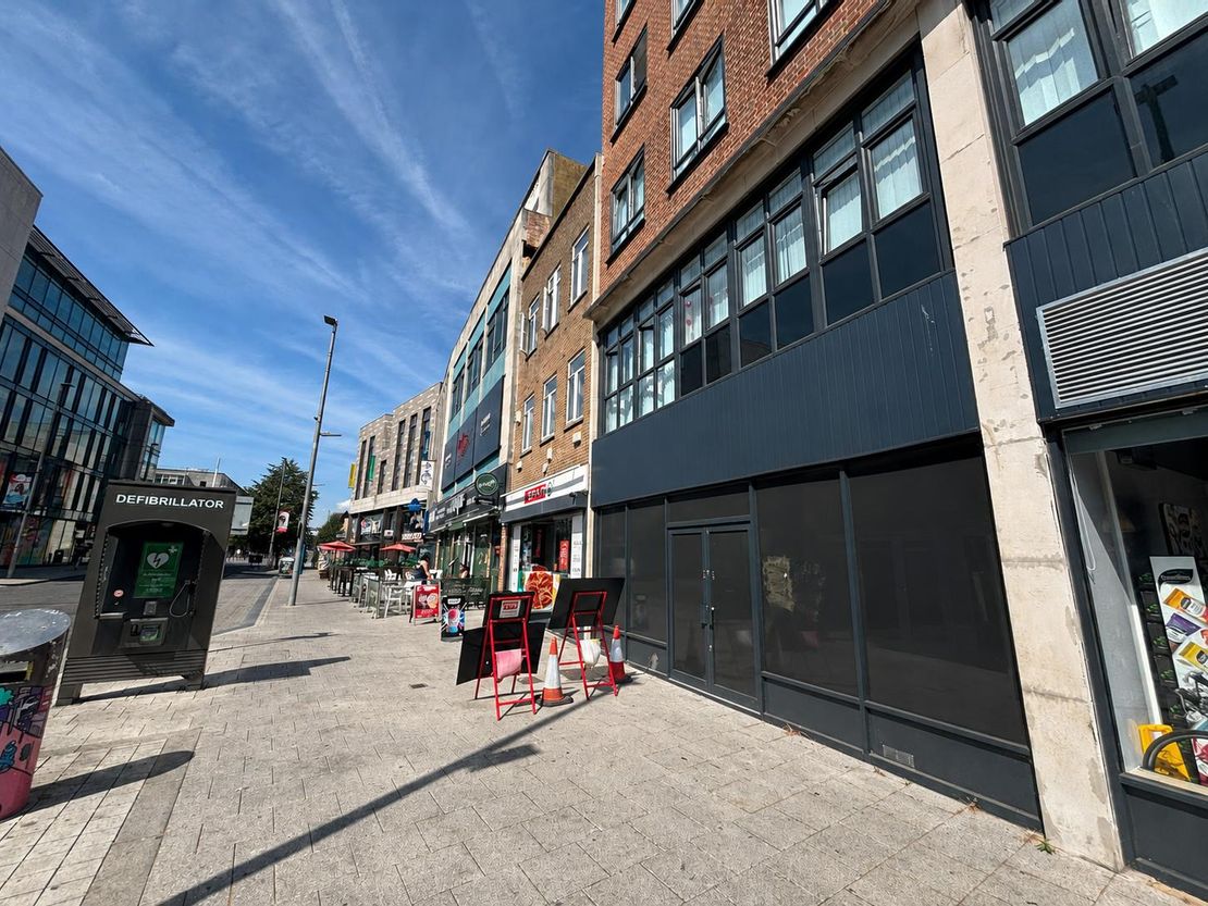 126 Above Bar Street, Southampton, Hampshire, SO14 7DU