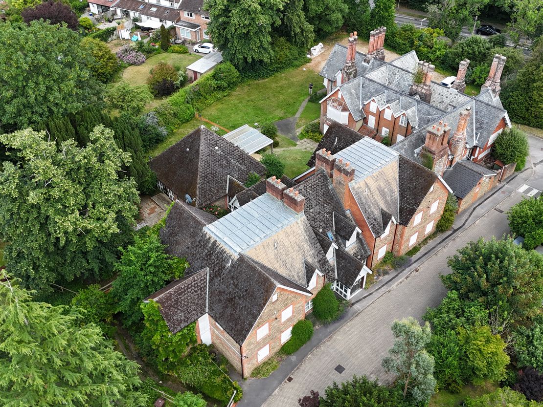 The Old Parsonage, Main Road, Otterbourne, Winchester, Hampshire, SO21 2EE