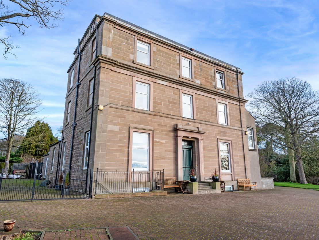 Morven Guest House, 28, West Path, Carnoustie, DD7 7SN