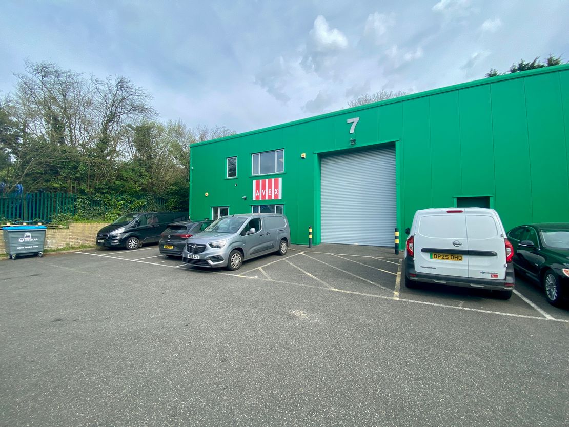 Unit 7, Lantern Commercial Centre, London Road, Flamstead, St. Albans, AL3 8HG