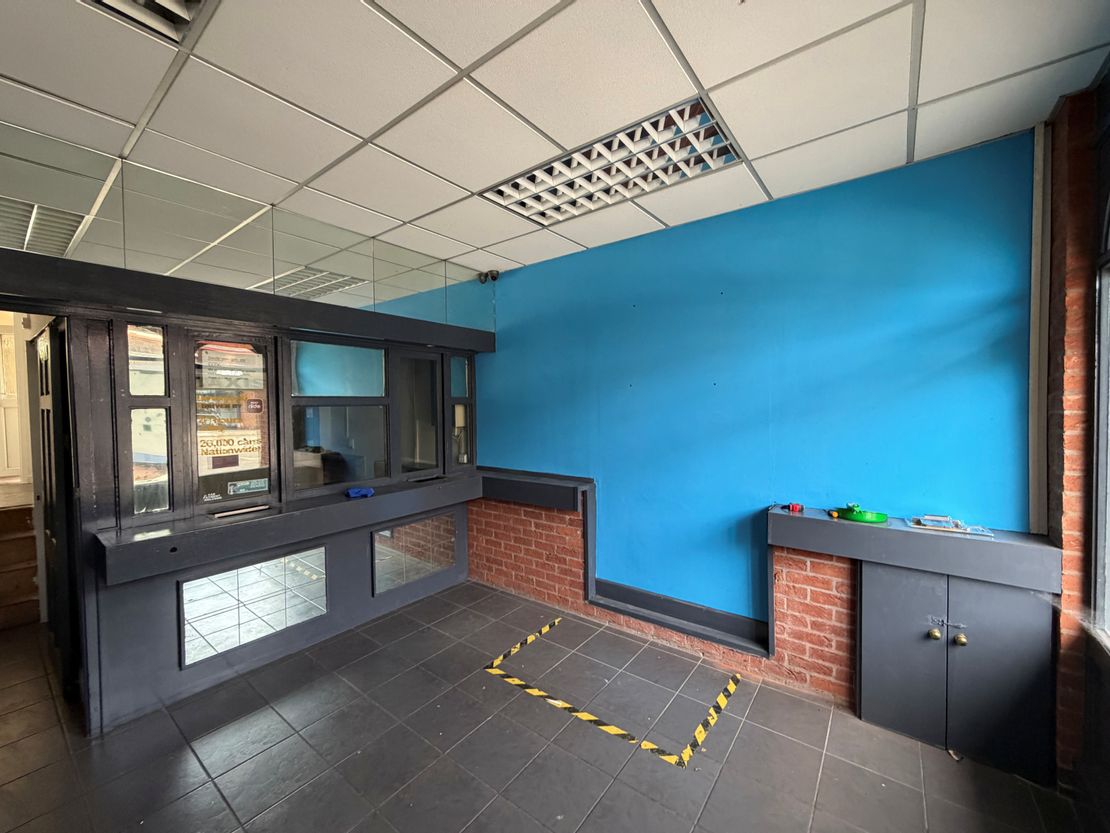 69 The Parade, Oadby, Leicester, Leicestershire, LE2 5BB