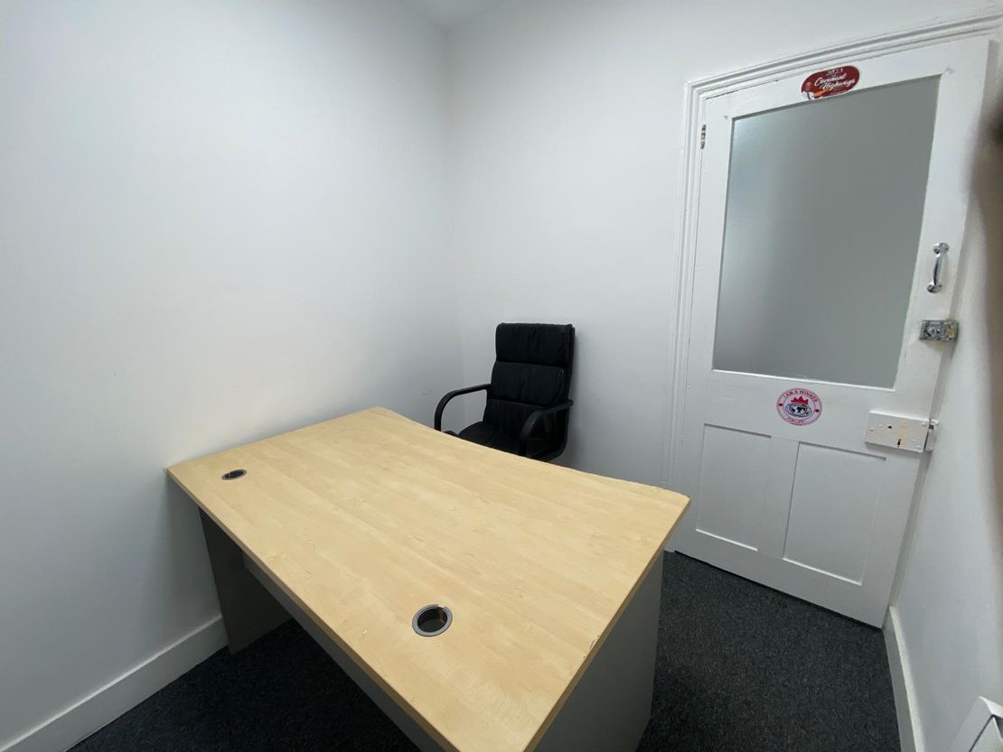 Room 8 Tavistock Yard, 58 Tavistock Street, Bedford, Bedfordshire, MK40 2RD
