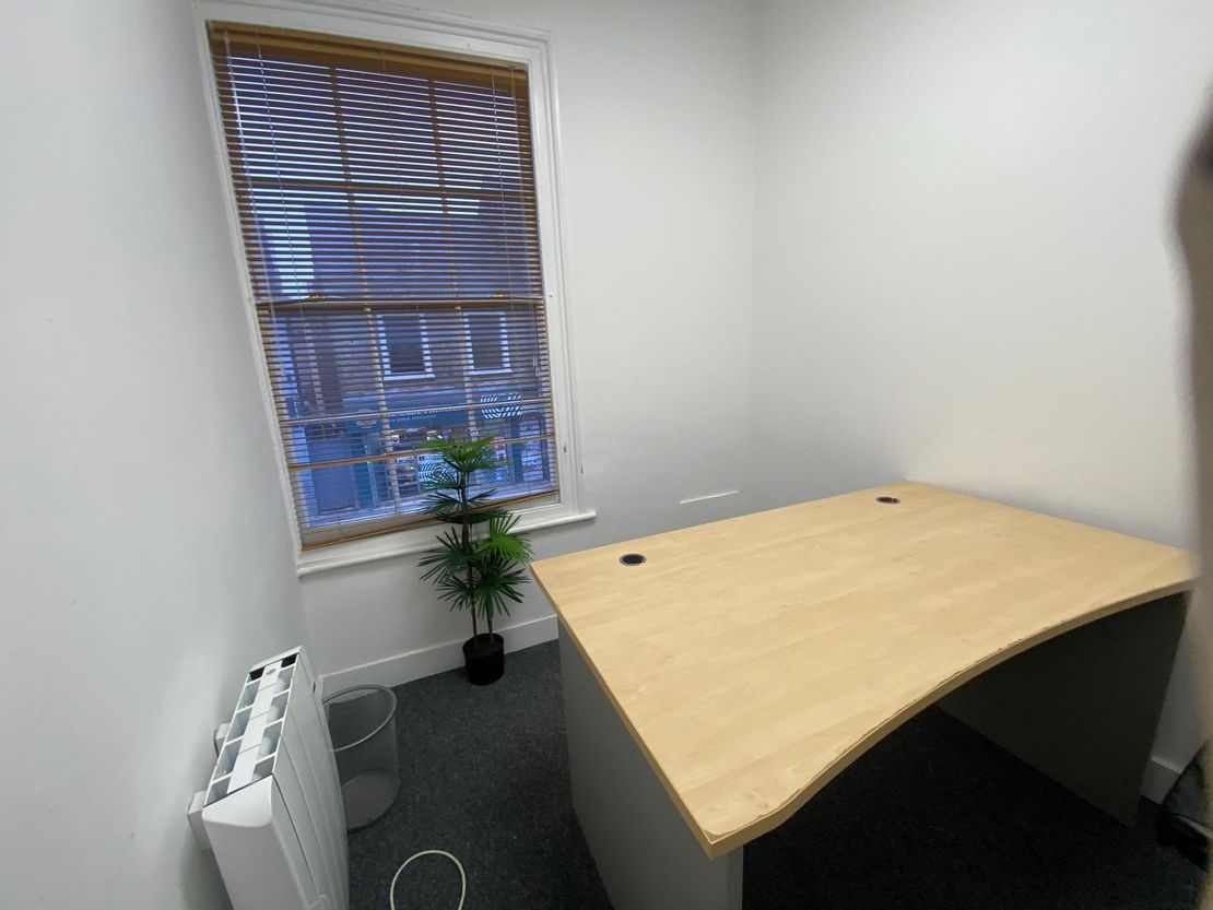 Room 8 Tavistock Yard, 58 Tavistock Street, Bedford, Bedfordshire, MK40 2RD