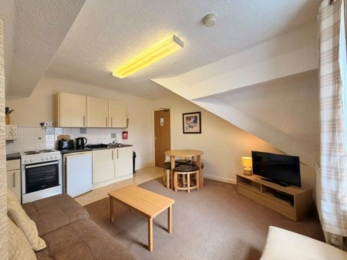 Station Road, Blackpool, FY4