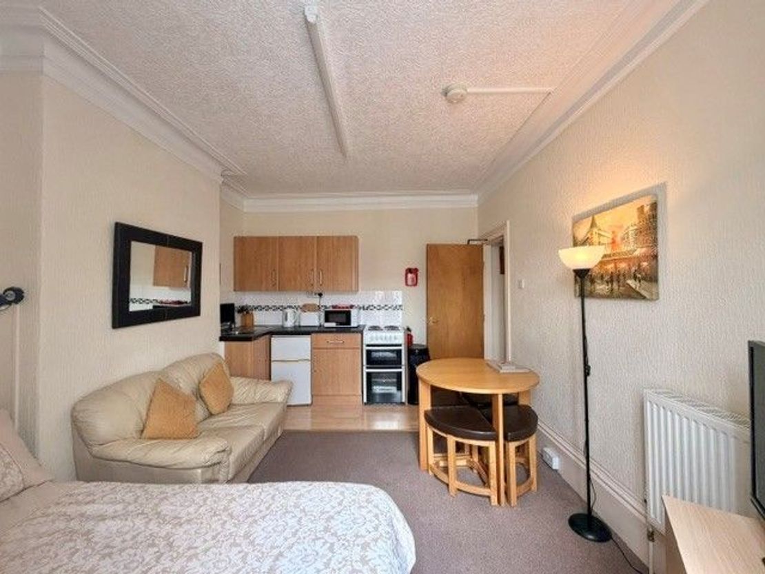Station Road, Blackpool, FY4