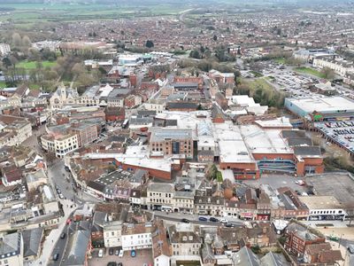 Property Image for 26, Fore Street, Trowbridge, BA14 8EW