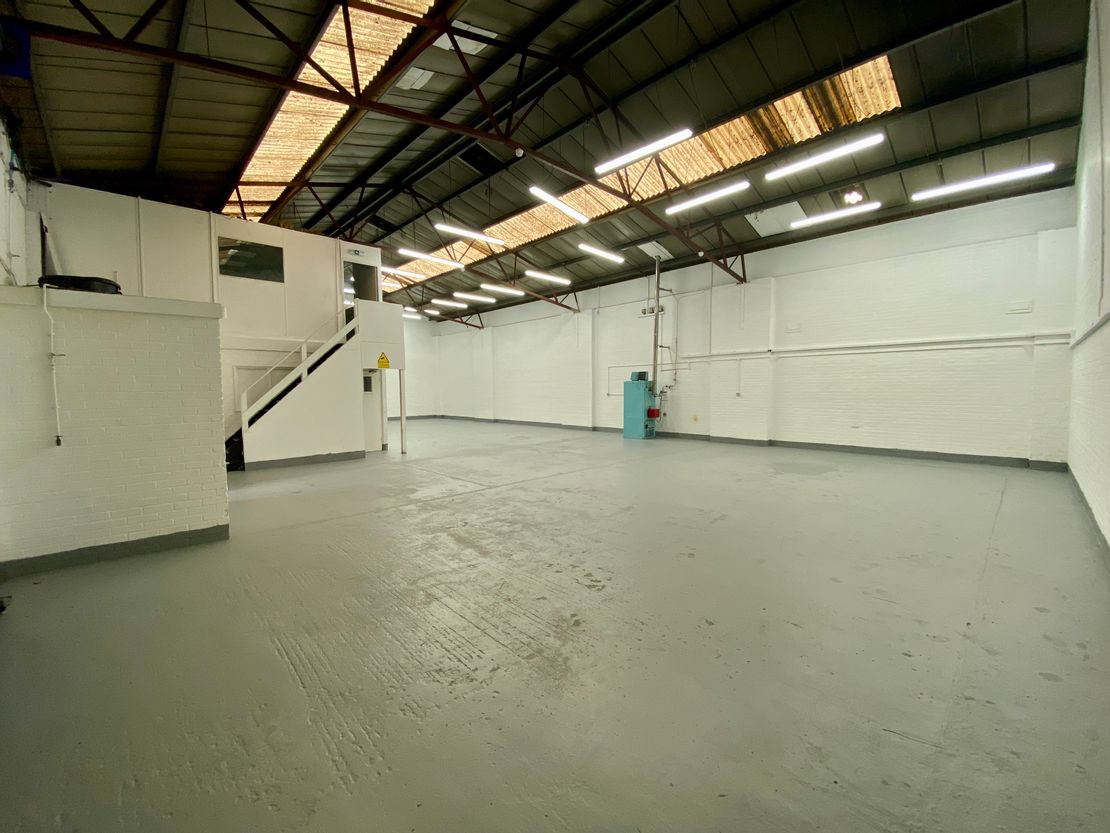 Unit M, Kingsway Industrial Estate, Luton, LU1 1LP