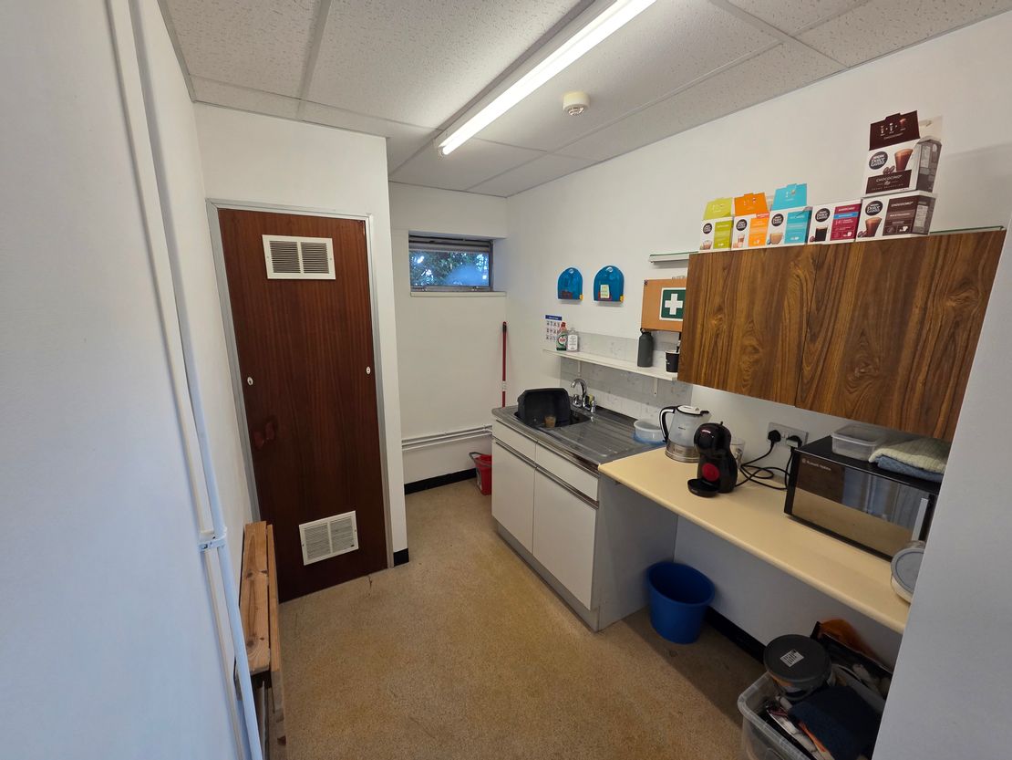 Ground Floor 39a, Kingfisher Court, Hambridge Road, Newbury, West Berkshire, RG14 5SJ