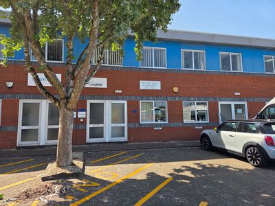 Property Image for Ground Floor 39a, Kingfisher Court, Hambridge Road, Newbury, West Berkshire, RG14 5SJ