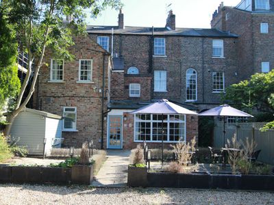 Property Image for New Holgate Hotel, 106-108 Holgate Road, York, North Yorkshire, YO24 4BB