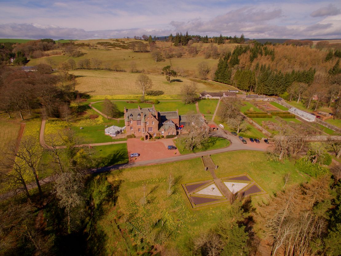 Cringletie House Hotel, Edinburgh Road, Peebles, EH45 8PL