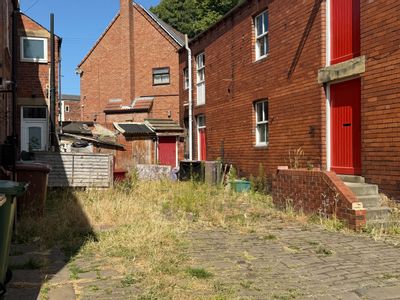Property Image for 107a Cluntergate, Horbury, Wakefield, West Yorkshire, WF4 5DJ