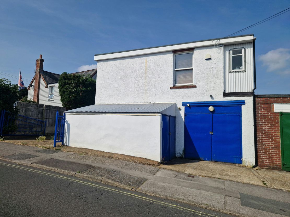 83A Stakes Road, Waterlooville, PO7 5NP
