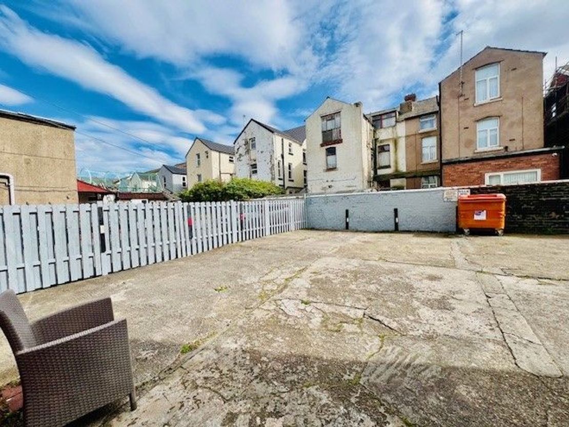 Holmleigh Hotel, 13 Withnell Road, Blackpool, FY4