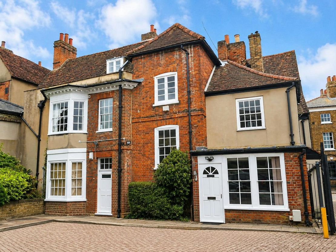 Second Floor, Lyric House, 4-6 St Andrew Street, Hertford, SG14 1HZ