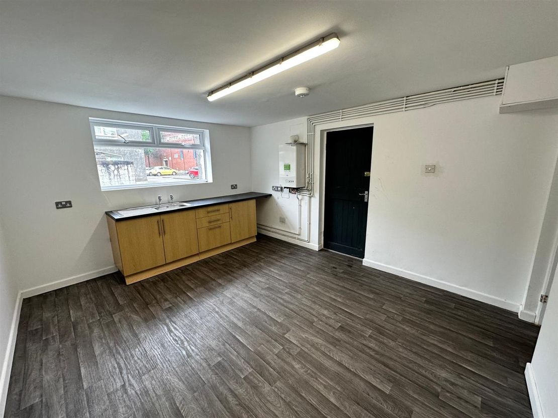 Wind Street, Ammanford