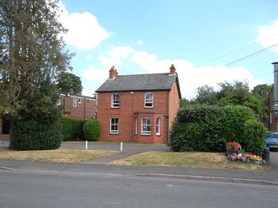 Property Image for 23 Wood Ln, Sonning Common, Reading RG4 9SJ