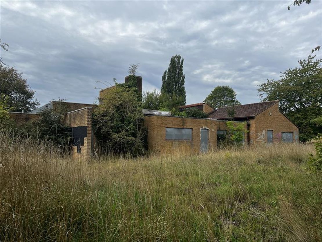 Land And Buildings, Moorfield Road, Alcester, Warwickshire, B49 5DA