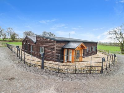 Property Image for Shipton Barns, Winslow, Buckingham, MK18 3JL