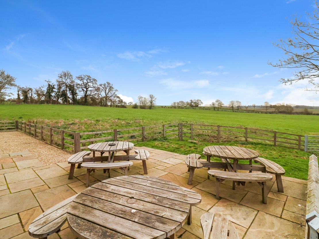 Shipton Barns, Winslow, Buckingham, MK18 3JL