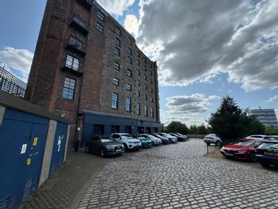 Property Image for 50 Speirs Wharf, Glasgow, G4 9TH