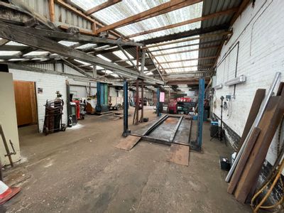 Property Image for Central Garage, Queen Street, Withernsea, East Riding Of Yorkshire, HU19 2JR